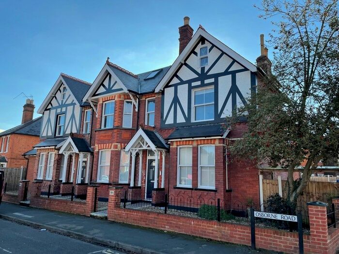 1 Bedroom Flat To Rent In Osborne Road, Egham TW20