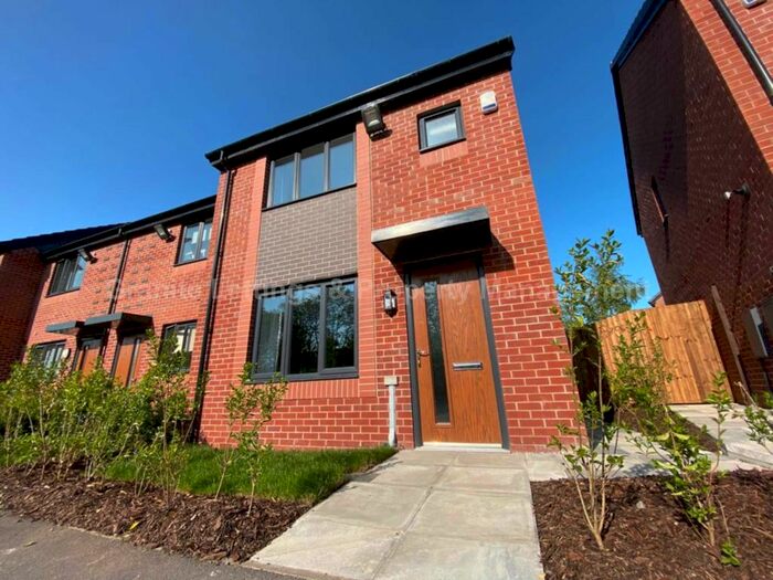 3 Bedroom Semi-Detached House To Rent In Levens Street, Salford, M6