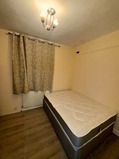 Property To Rent In George Lane, South Woodford, East London, E18