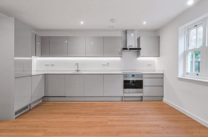 2 Bedroom Flat To Rent In Woodcote Reservoir, Smitham Bottom Lane, West Purley, CR8