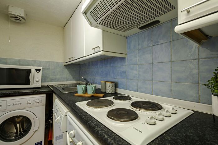 1 Bedroom Terraced House To Rent In Hyde Park Road, Leeds, LS6