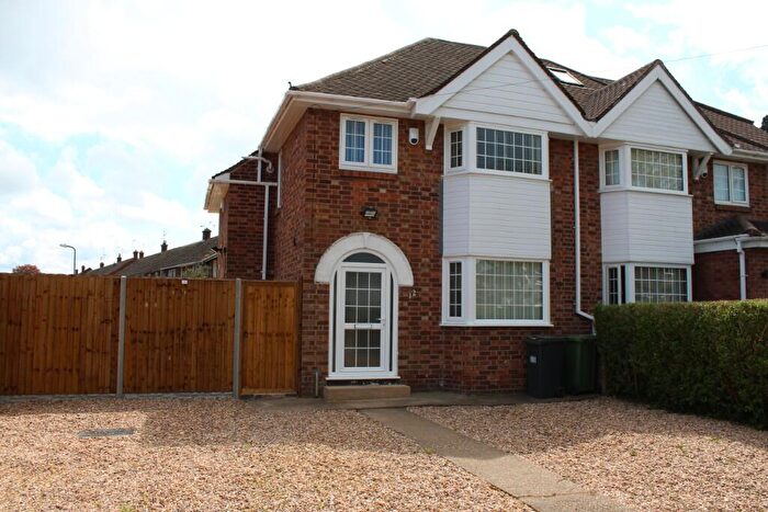 3 Bedroom Semi-Detached House To Rent In Grosvenor Road, Leamington Spa, Warwickshire, CV31