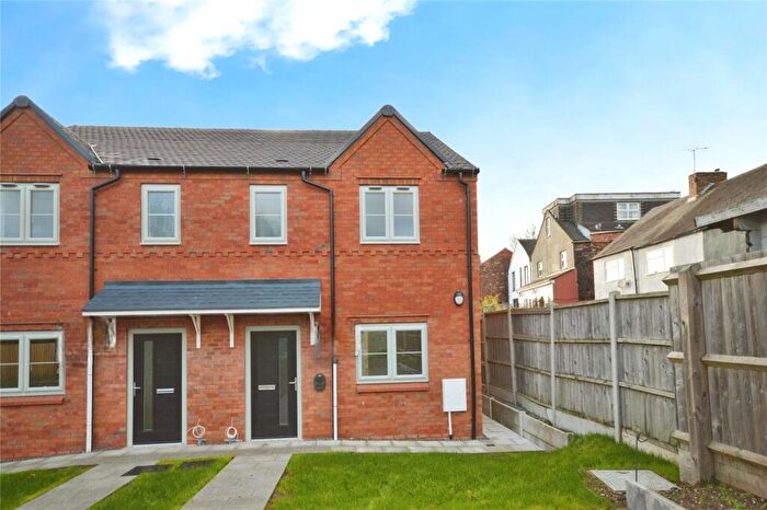 3 Bedroom Semi-Detached House For Sale In Kilnstone Close, Church Gresley, Swadlincote, Leicestershire, DE11