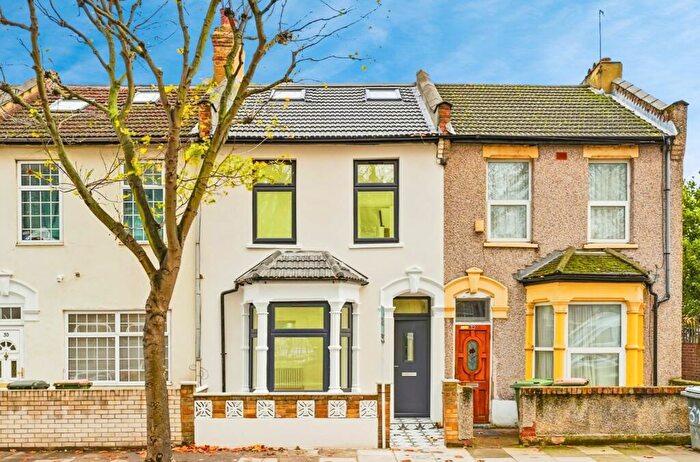 4 Bedroom Terraced House For Sale In Bull Road, London, E15