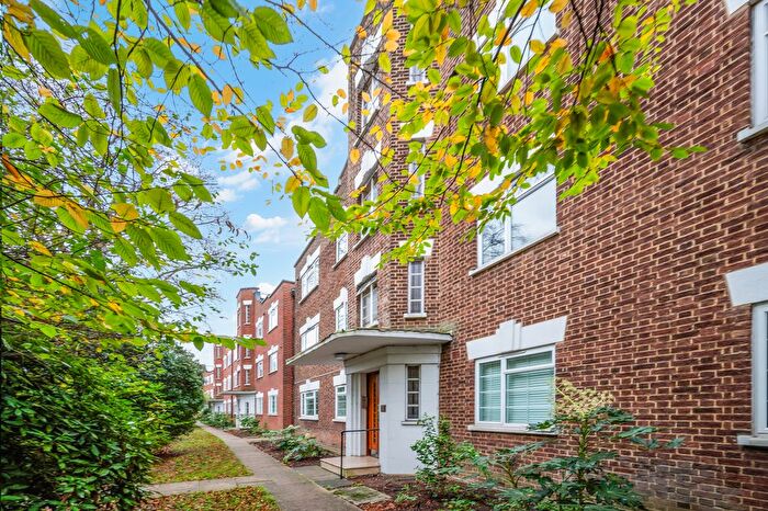 2 Bedroom Flat For Sale In Bushey Road, London, SW20