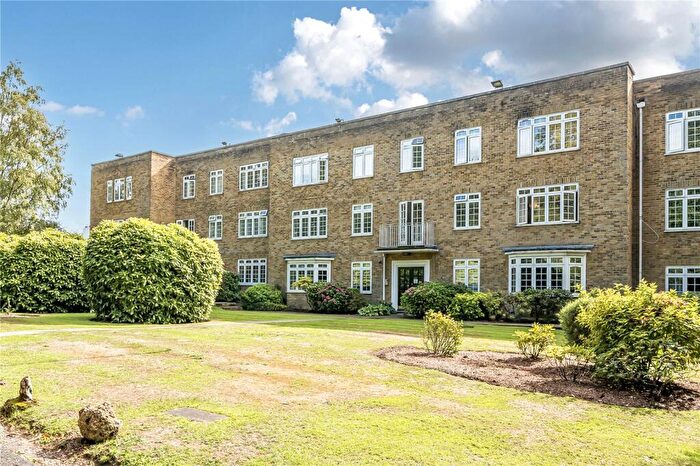 2 Bedroom Flat For Sale In The Grange, Games Road, Barnet, EN4