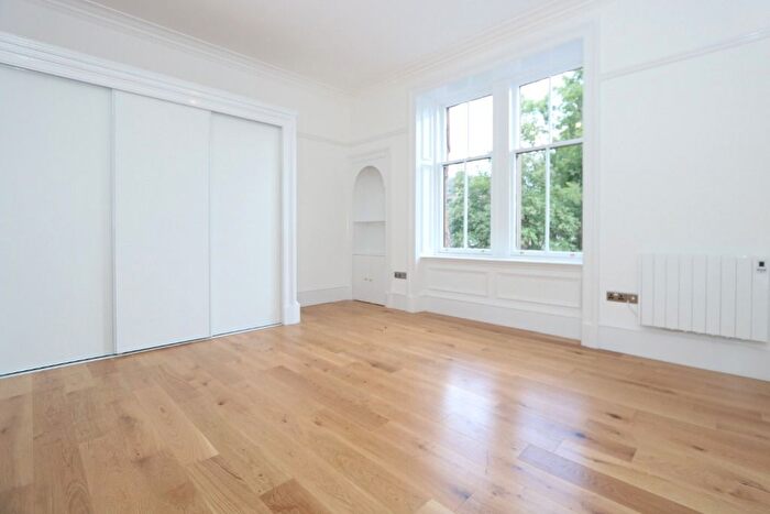 1 Bedroom Flat To Rent In Crown Road North, Glasgow, G12