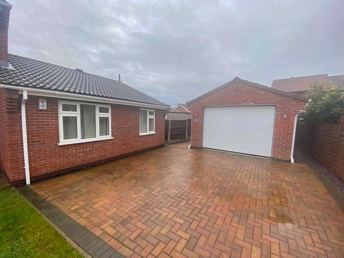 2 Bedroom Bungalow To Rent In Denholme Road, Wollaton, NG8