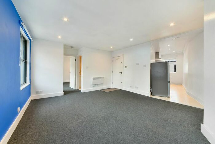 1 Bedroom Flat To Rent In Church Passage, Wood Street, High Barnet, Barnet EN5