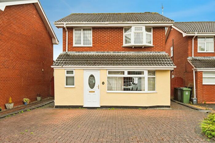 3 Bedroom Detached House For Sale In Dutton Drive, Wirral, CH63