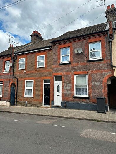 3 Bedroom Terraced House To Rent In Ridgway Road, Luton, LU2