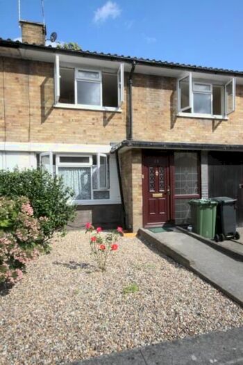 4 Bedroom Flat To Rent In Leahurst Road, Hither Green, SE13