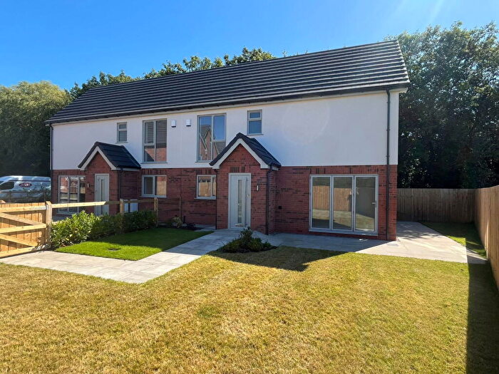 3 Bedroom Semi Detached House For Sale In Pye Bridge Close, Melling, L31