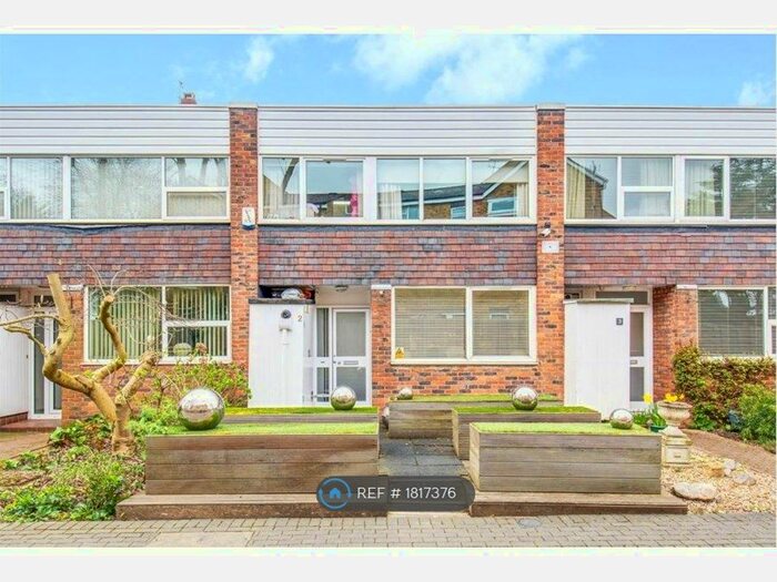 3 Bedroom Terraced House To Rent In Alton Gardens, Beckenham, BR3
