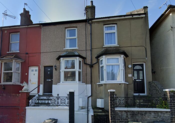 3 Bedroom Property To Rent In Charles Street, Greenhithe, DA9
