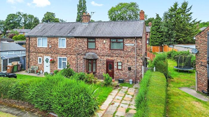3 Bedroom Semi-Detached House For Sale In City Gardens, St. Helens, WA10