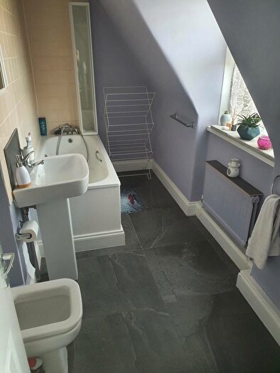 1 Bedroom Flat To Rent In Wakefield House, Goldsmith Road, London, SE15