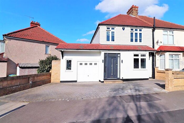 3 Bedroom Semi Detached House To Rent In Thornhill Avenue, Plumstead, SE18