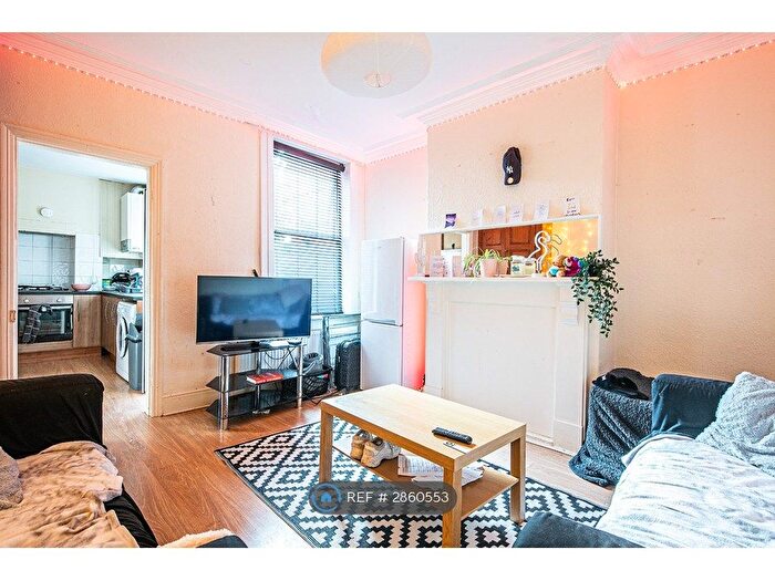 4 Bedroom Terraced House To Rent In Thompson Road, Sheffield, S11