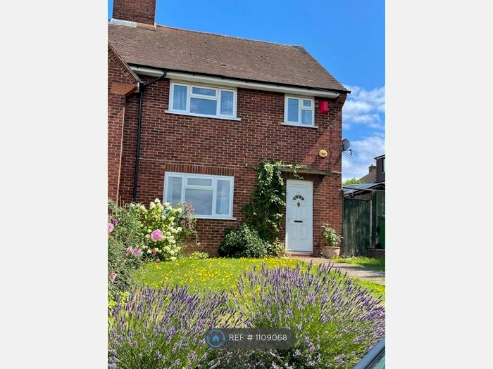 3 Bedroom Semi-Detached House To Rent In Mottingham Road, London, SE9