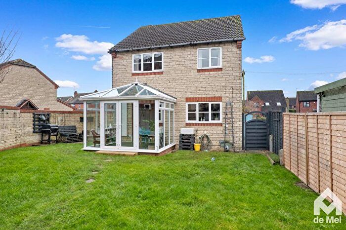 4 Bedroom Detached House For Sale In Minster Close, Bishops Cleeve, GL52