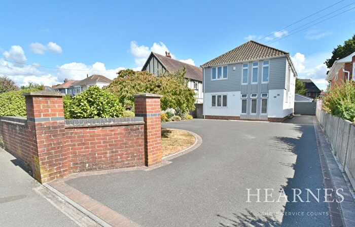 2 Bedroom Flat For Sale In Ringwood Road, Ferndown, BH22