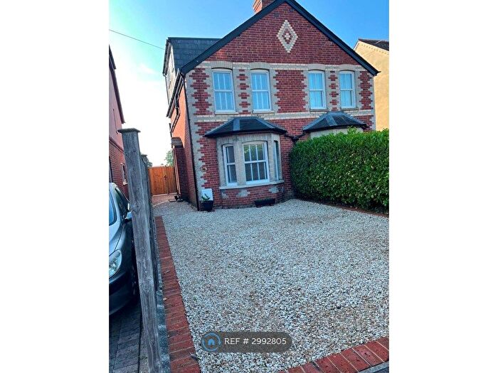 3 Bedroom Semi-Detached House To Rent In Western Avenue, Woodley, Reading, RG5