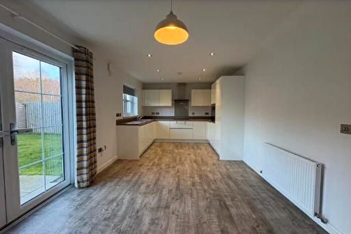 4 Bedroom Property To Rent In Cumberland Avenue, Slough, SL2