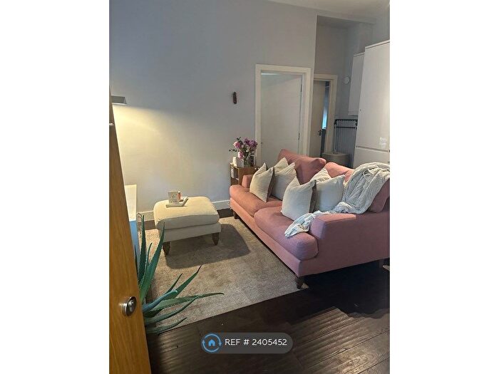 1 Bedroom Flat To Rent In North Finchley, London, N12