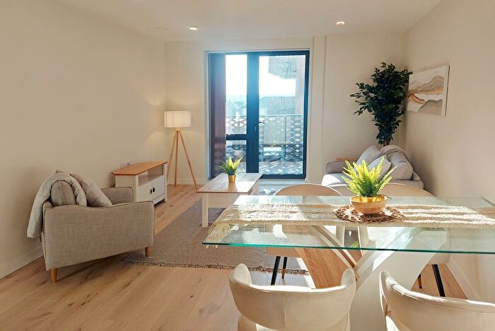1 Bedroom Flat To Rent In Middle Road, Hanwell, London, W7