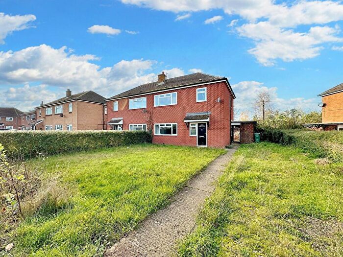 3 Bedroom Semi-Detached House For Sale In Robsart Place, Cumnor, OX2