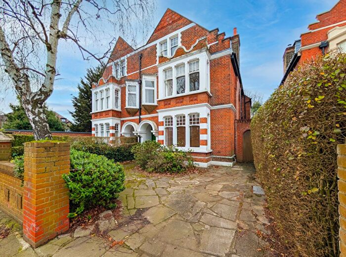 5 Bedroom Semi-Detached House To Rent In Hale Gardens, London, W3