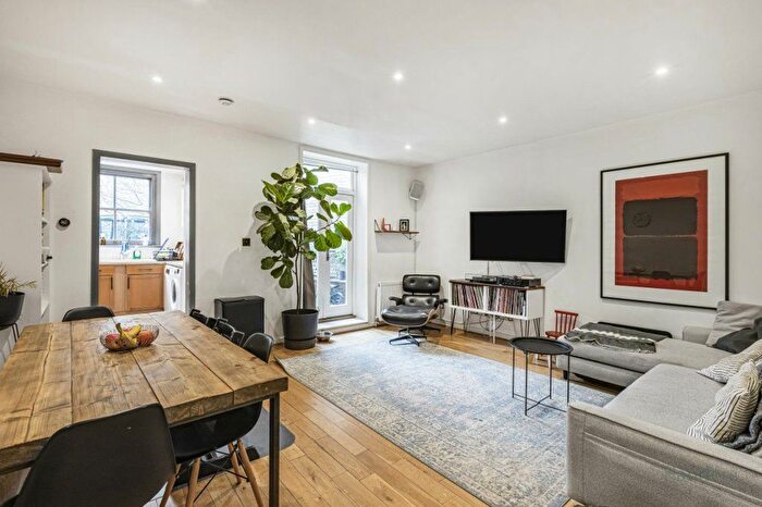 2 Bedroom Flat To Rent In Mildmay Road, Islington, London, N1