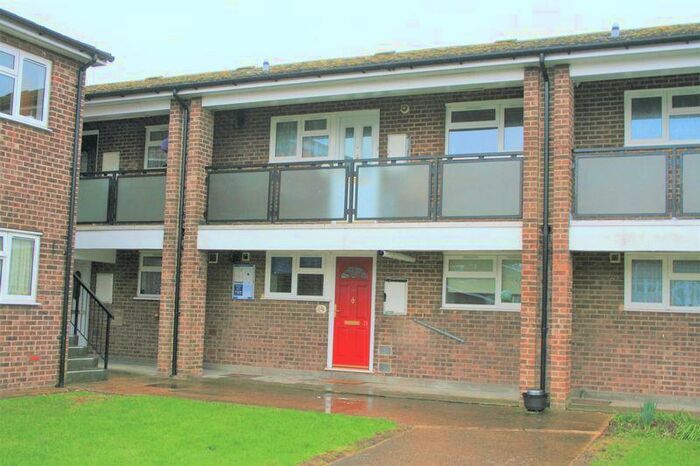 1 Bedroom Flat To Rent In Blandford Close, The Mawneys, Romford, RM7