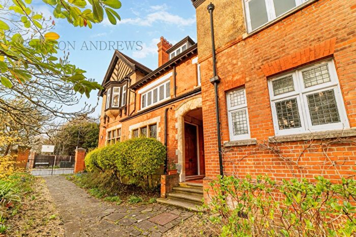 3 Bedroom Flat For Sale In Castlebar Road, Ealing, W5