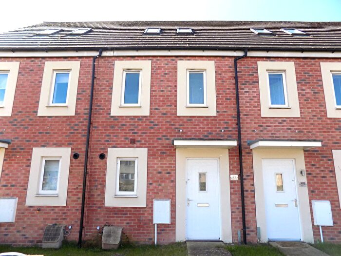 3 Bedroom Town House To Rent In Regal Walk, Bridgwater, TA6