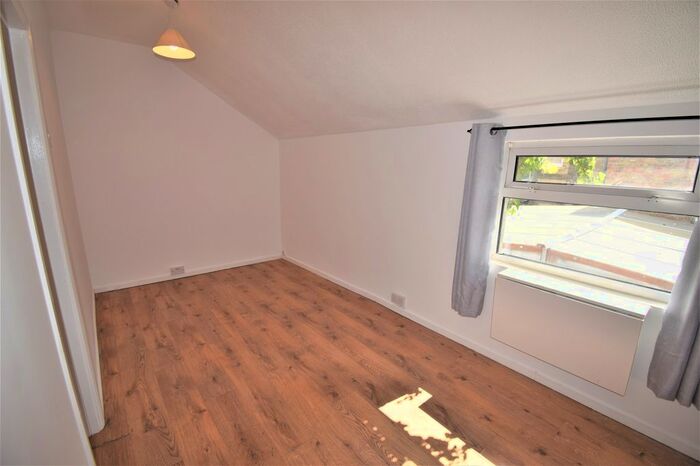 1 Bedroom Flat To Rent In Aldworth Road, London, E15