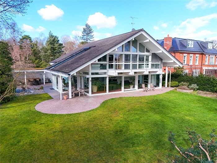 4 Bedroom Detached House To Rent In Onslow Road, Burwood Park, Walton-On-Thames, KT12