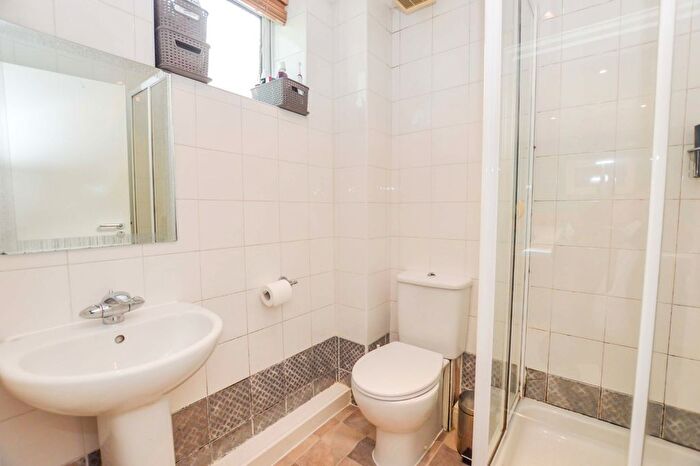 2 Bedroom Flat To Rent In Chevassut Street, Hulme, Manchester, M15