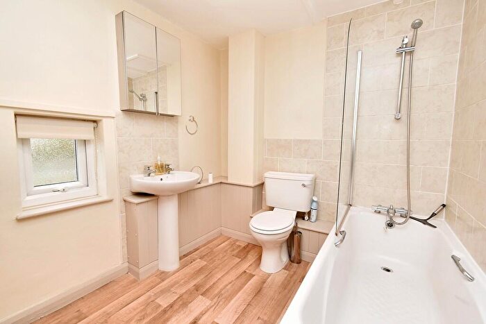 2 Bedroom Cottage For Sale In Water Lane, Bassingham, LN5