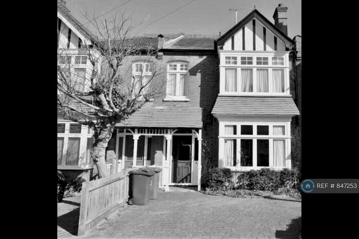 5 Bedroom Semi-Detached House To Rent In Whitehall Road, Harrow, HA1