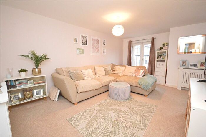 2 Bedroom Flat For Sale In Woodland Drive, Middleton, Leeds, West Yorkshire, LS10