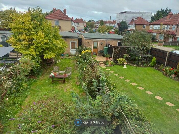 3 Bedroom Terraced House To Rent In Red Lion Road, Kingston Upon Thames, KT6