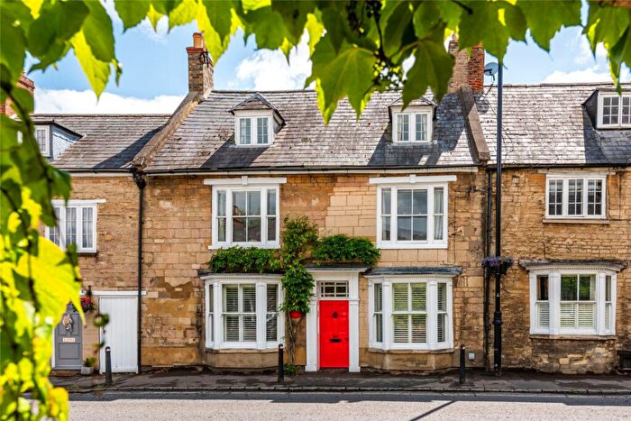 4 Bedroom Terraced House For Sale In Bridge Street, Olney, Buckinghamshire, MK46