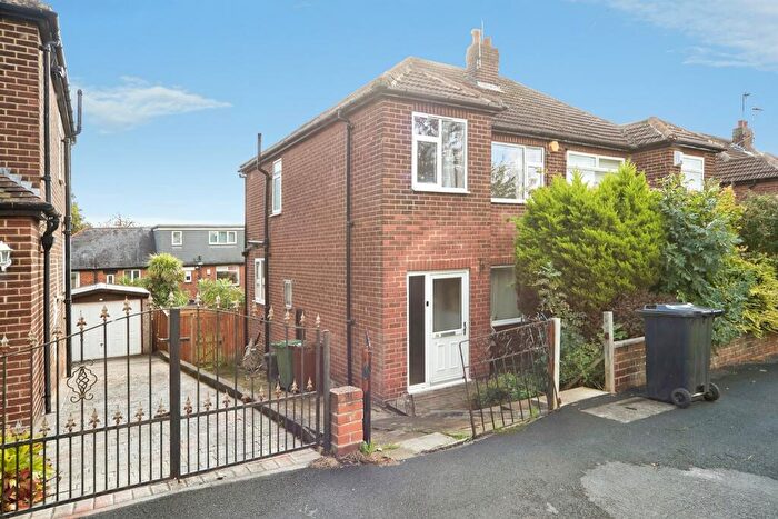 3 Bedroom Semi-Detached House For Sale In Raynville Avenue, Leeds, LS13