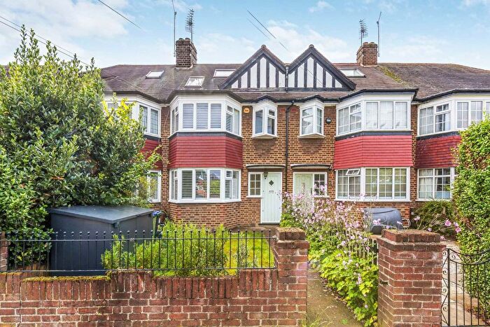 3 Bedroom Terraced House To Rent In Broughton Avenue, Richmond, TW10