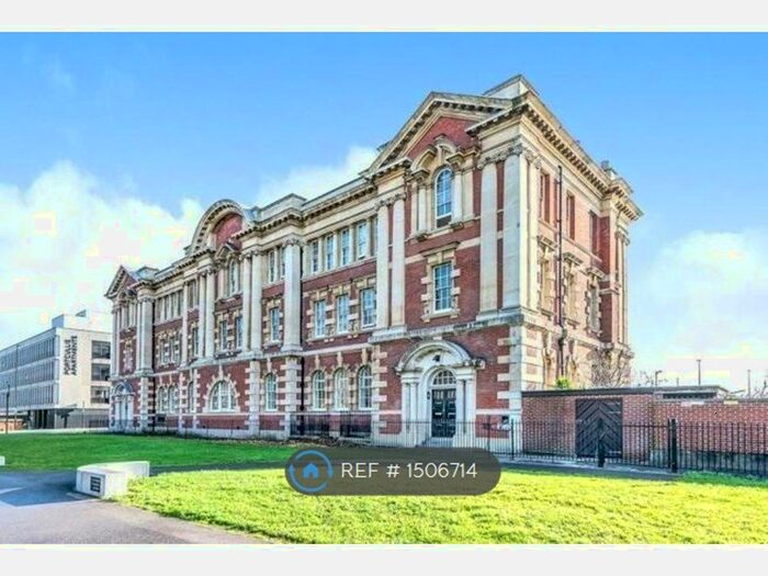 2 Bedroom Flat To Rent In Admiralty House, Southampton, SO14