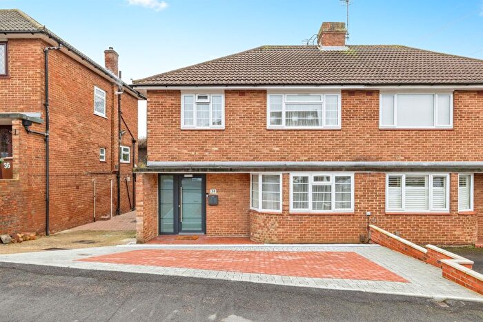 3 Bedroom Semi-Detached House For Sale In Duncan Way, Bushey, WD23