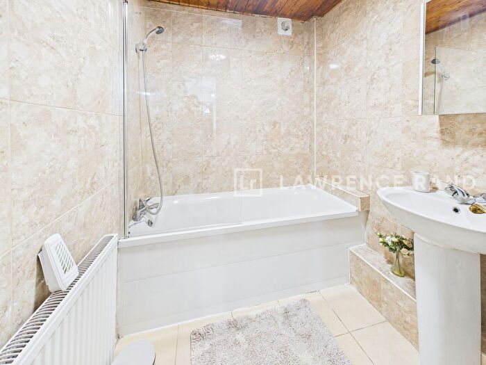 4 Bedroom Terraced House To Rent In Stuart Avenue, Harrow, HA2