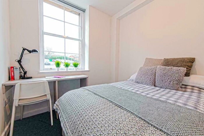 4 Bedroom Flat To Rent In Albert Terrace Road, Sheffield, S6